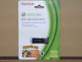 Xbox360 USB フラッシュメモリ（8GB）。